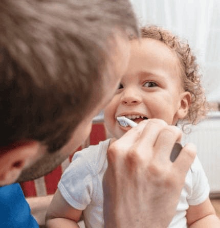 Igiene orale per i bambini da 0 a 2 anni